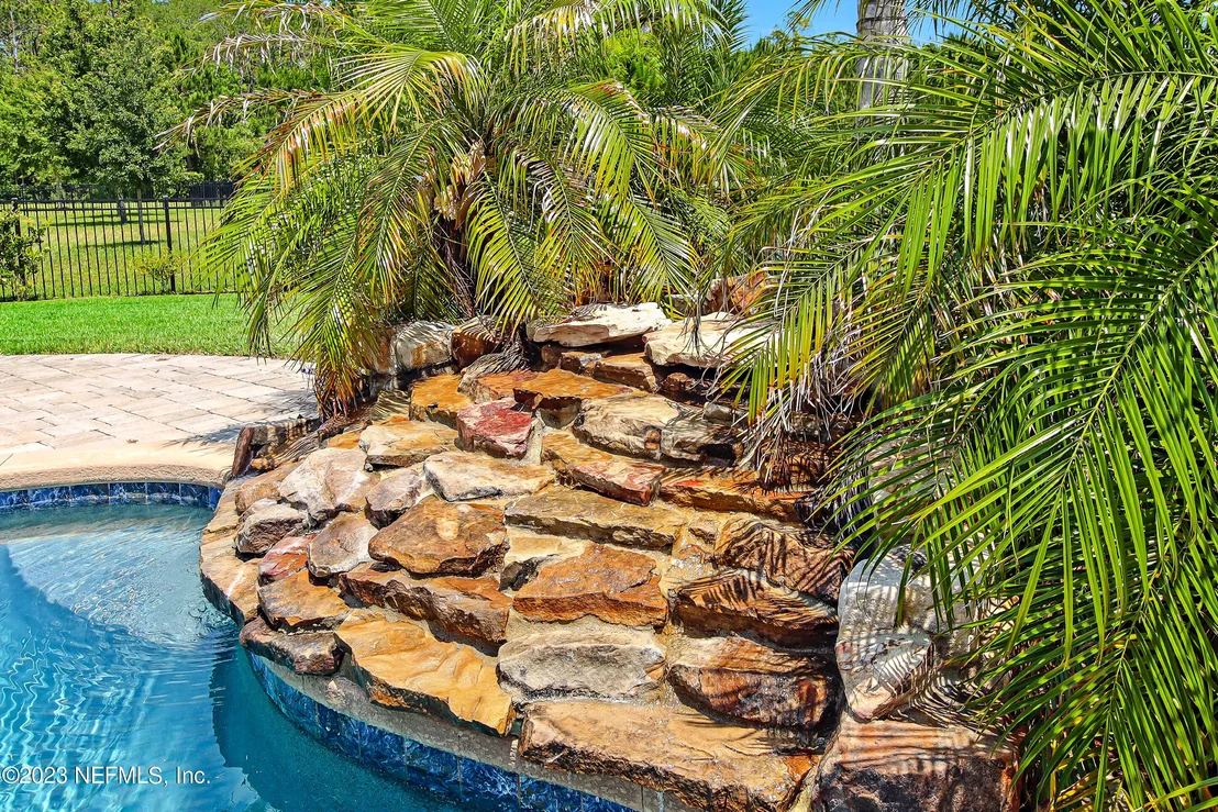 Photo of 140 CEDARSTONE Way