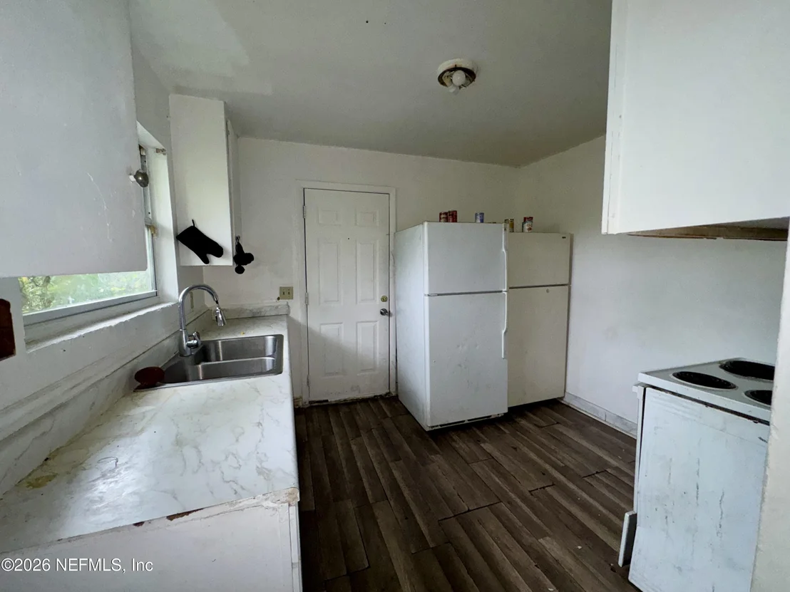 Photo of 2051 FRANK E Avenue