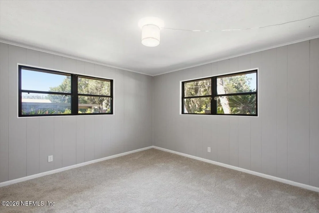 Photo of 1425 OAK HAVEN Road