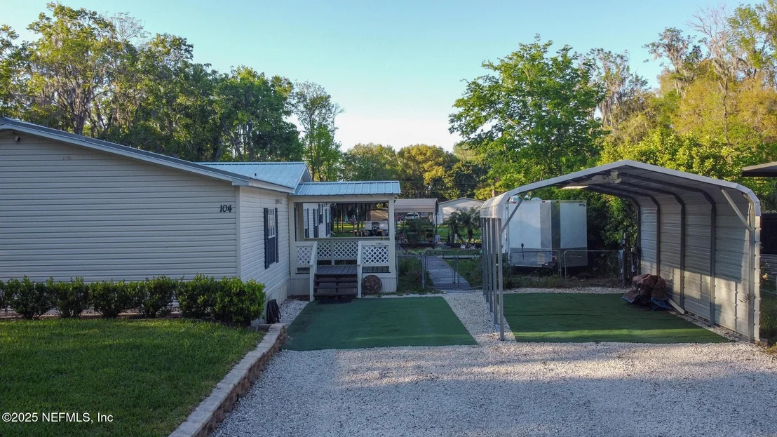 Photo of 104 BREEZEWOOD Circle