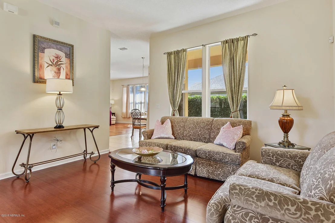 Photo of 290 HOLLAND Drive