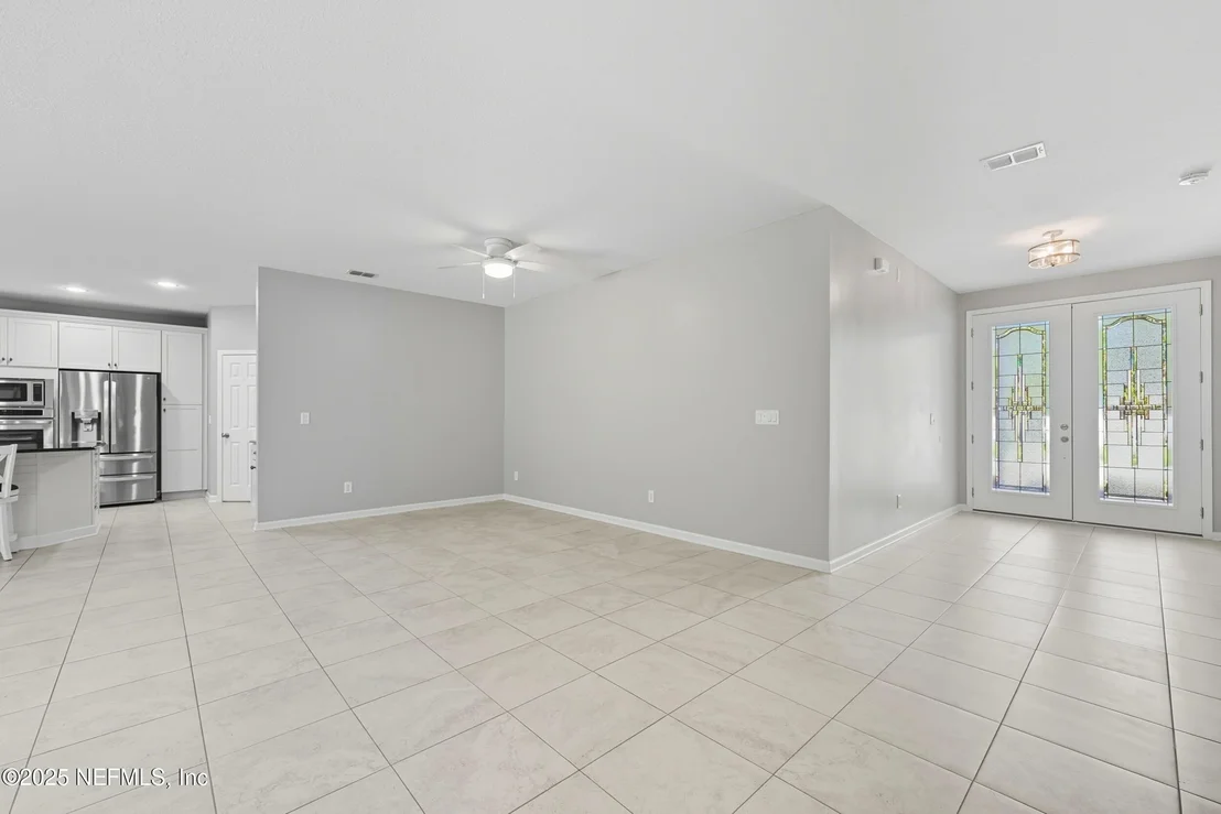 Photo of 96072 BREEZEWAY Court
