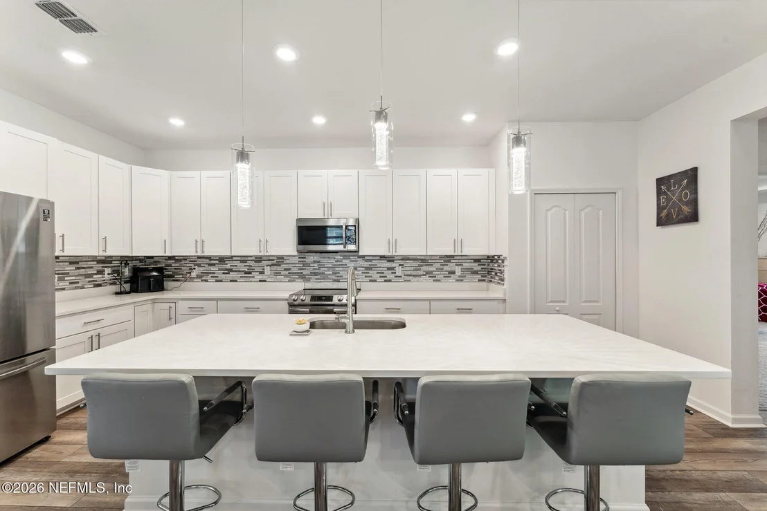 Photo of 120 OAKLEAF Way