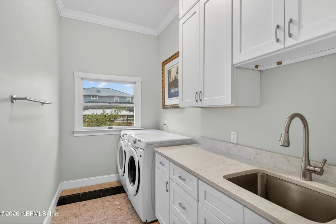 Photo of 6357 PUTNAM Street