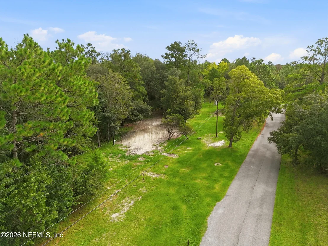 Photo of 1733 HEREFORD Road