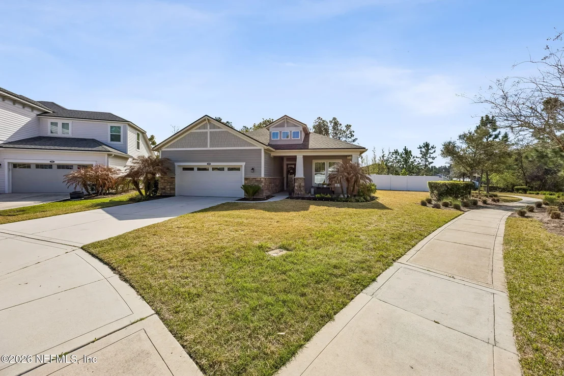 Photo of 225 CLOVERBROOK Road