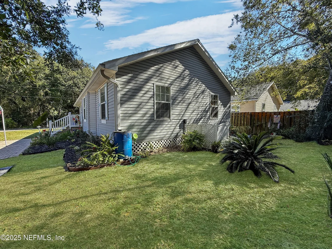 Photo of 1349 MATTIE Street