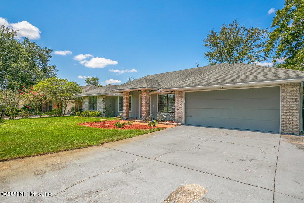 Photo of 8482 CHARLESGATE Circle W