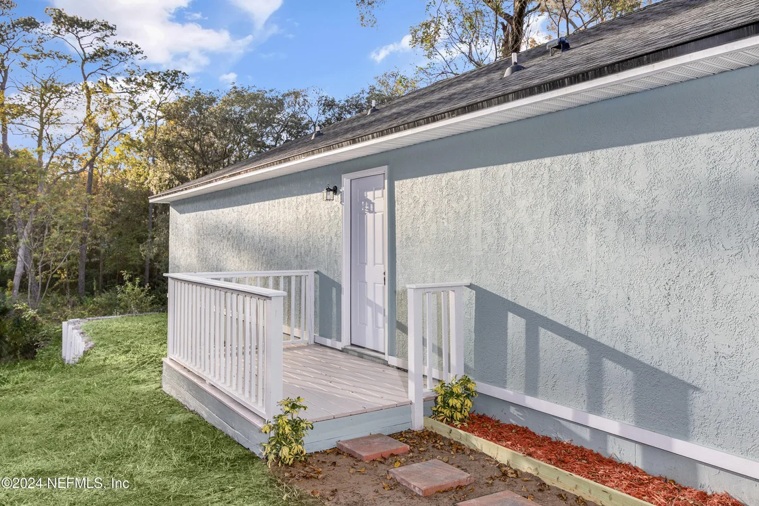 Photo of 498 ARLINGTON Road N