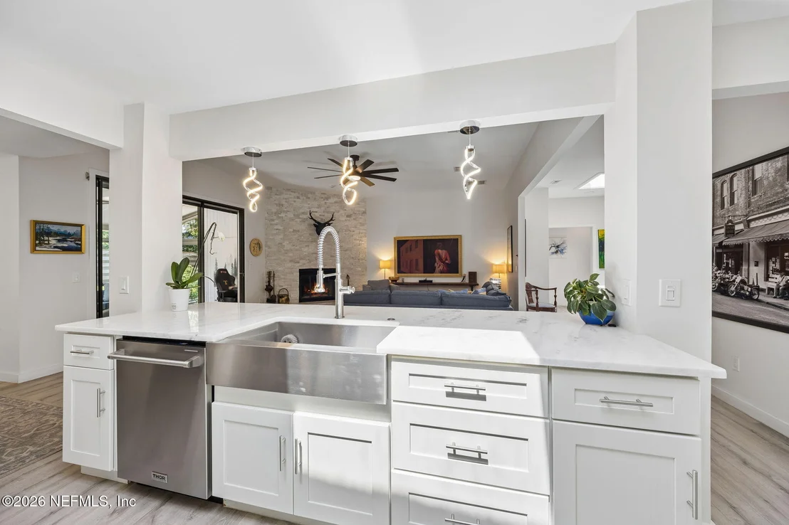 Photo of 330 GARDEN Lane