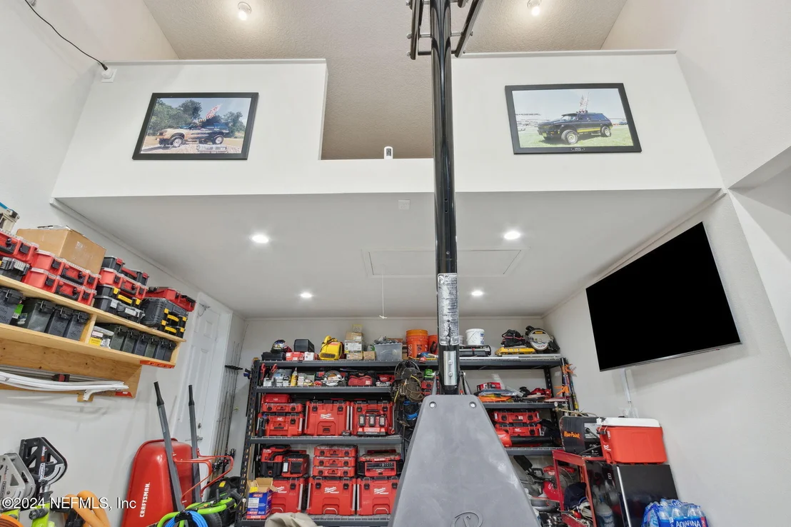Photo of 85475 FALL RIVER Parkway