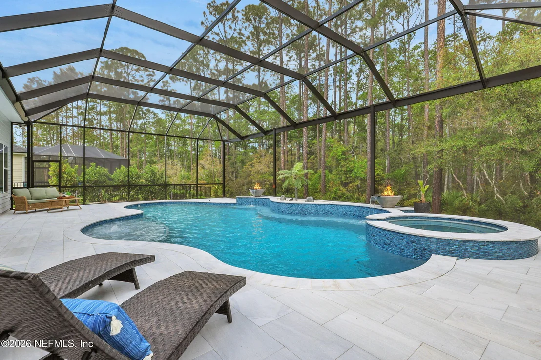 Photo of 446 PALM CREST Drive