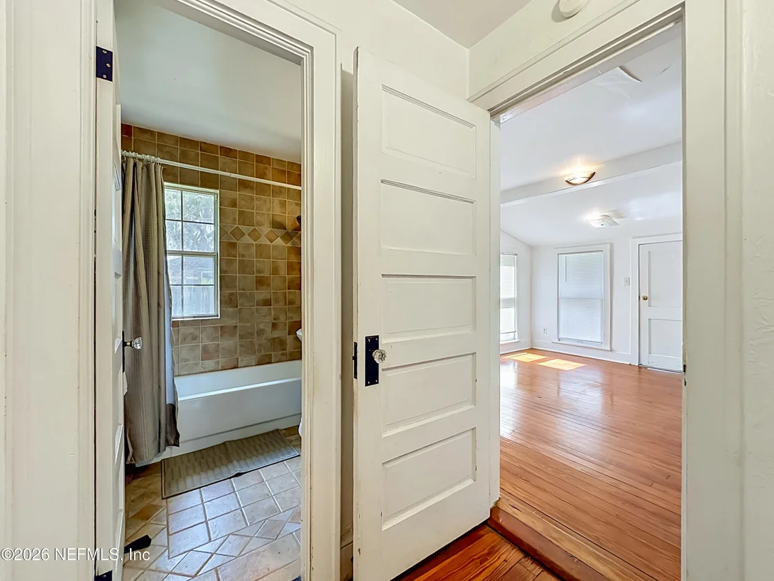 Photo of 17 BALLARD Avenue