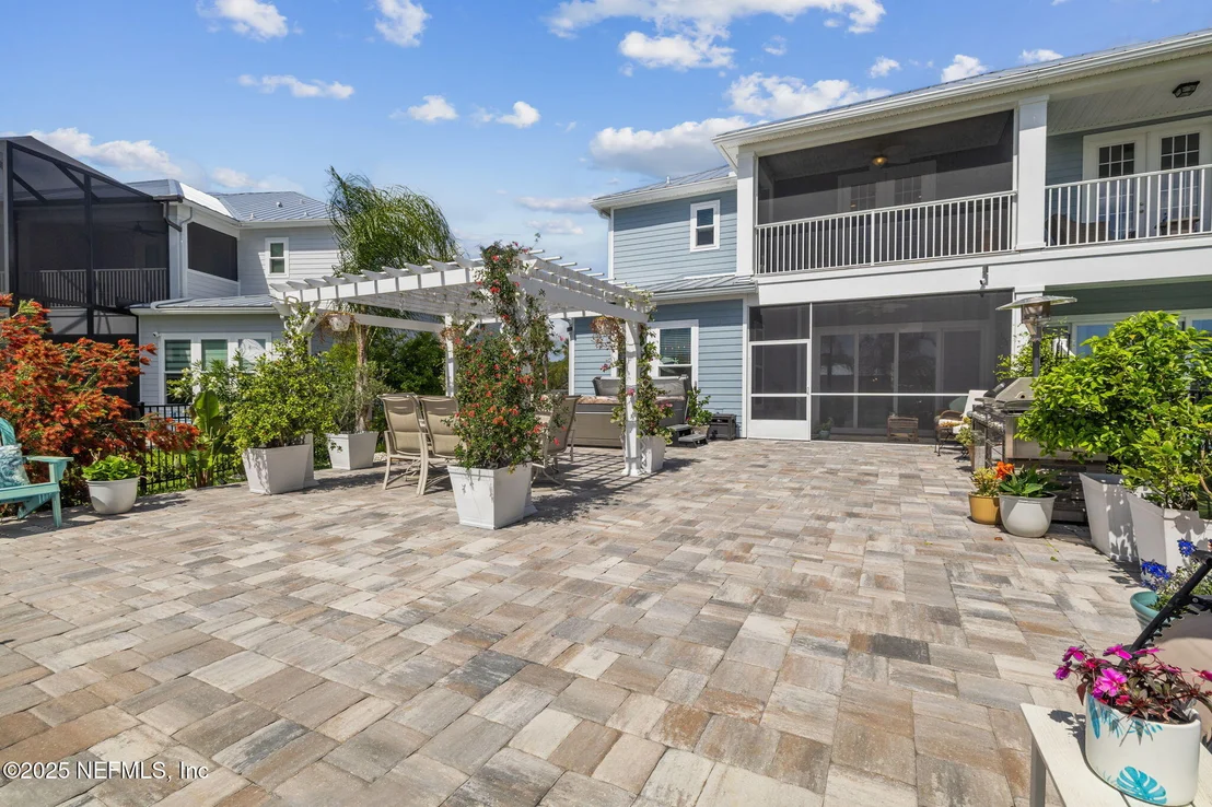 Photo of 560 RUM RUNNER Way
