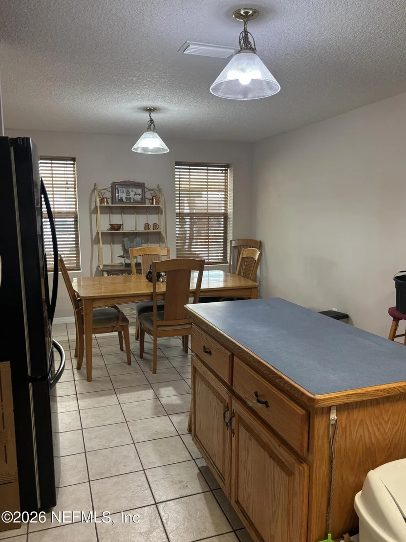 Photo of 25 CURRANT Avenue