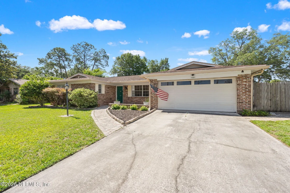 Photo of 1661 BARTLETT Avenue