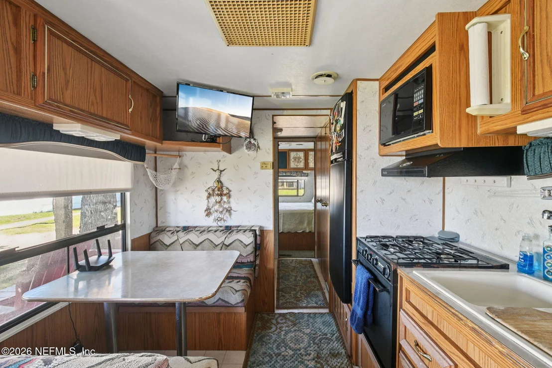 Photo of Unit 17 at 5577 HECKSCHER Drive