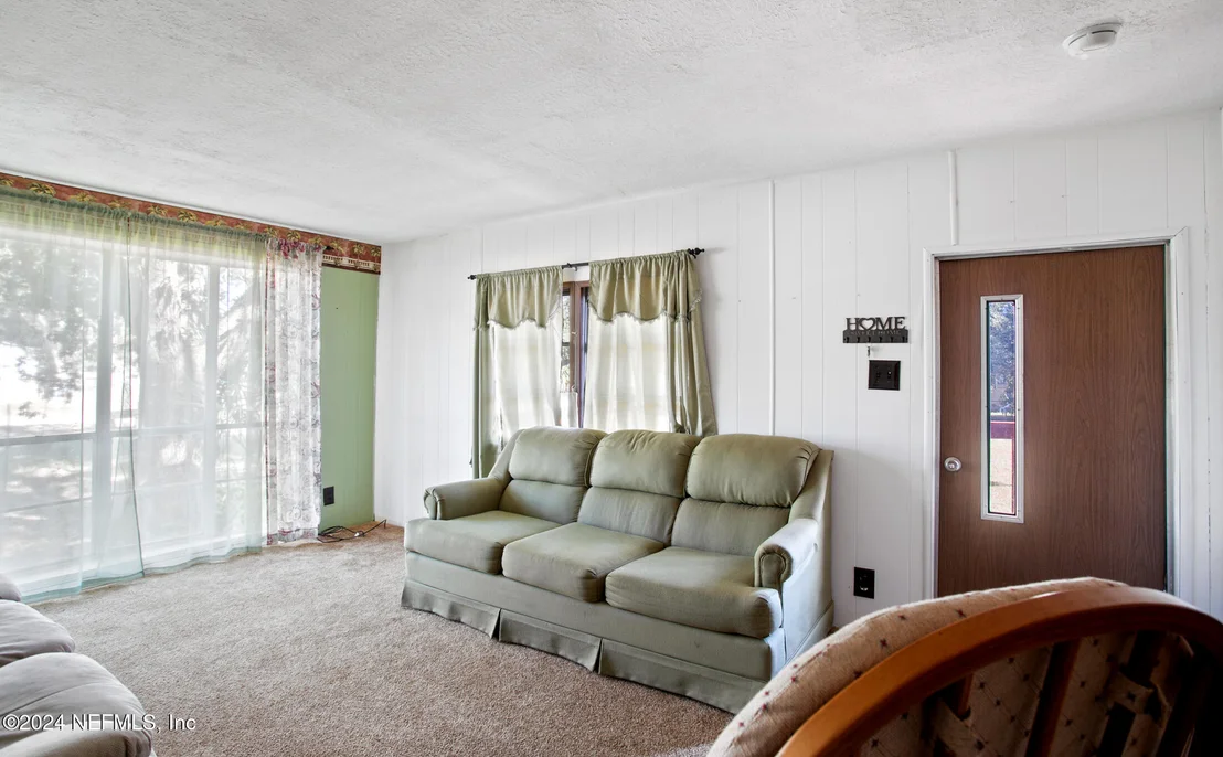 Photo of 203 ALGONQUIN Street
