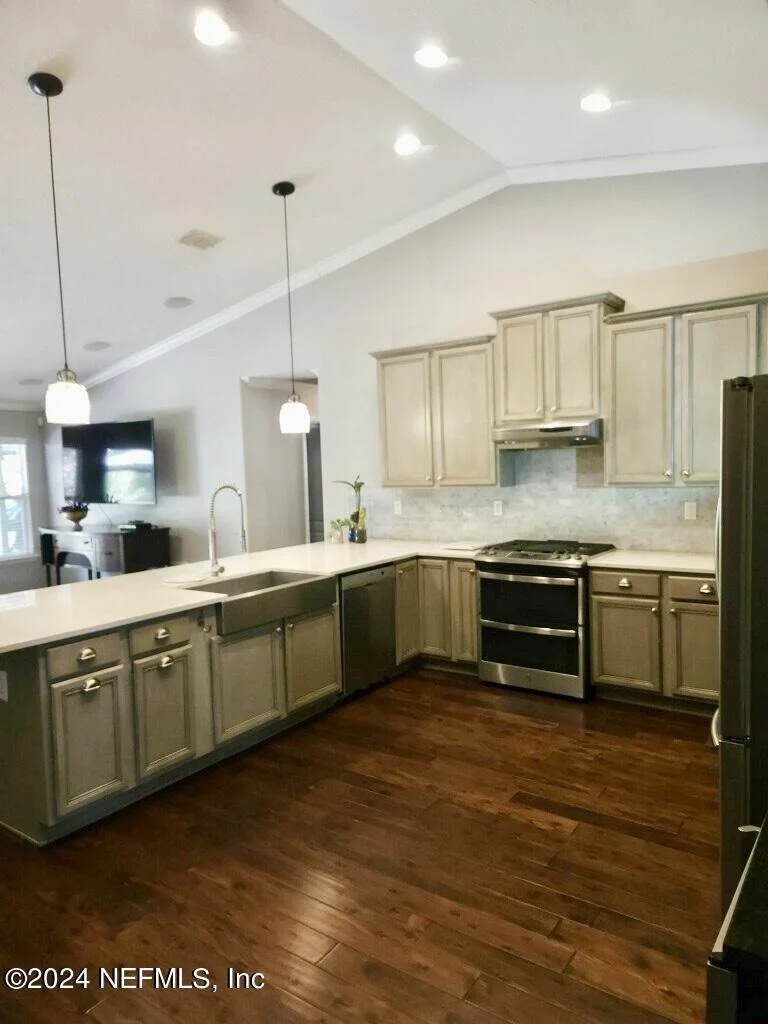 Photo of 1102 GARRISON Drive