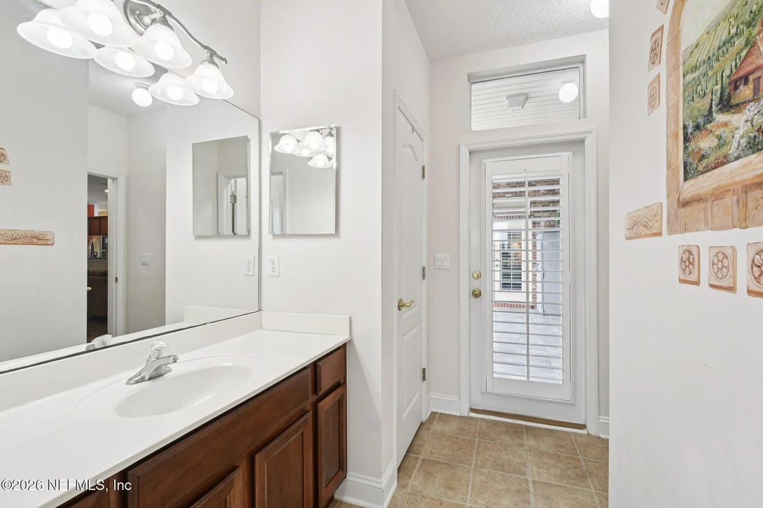 Photo of 145 LAKE RUN Boulevard