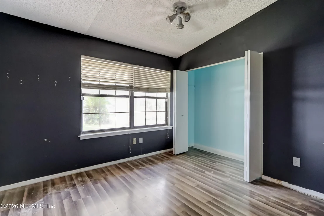Photo of 261 CORNELL Road