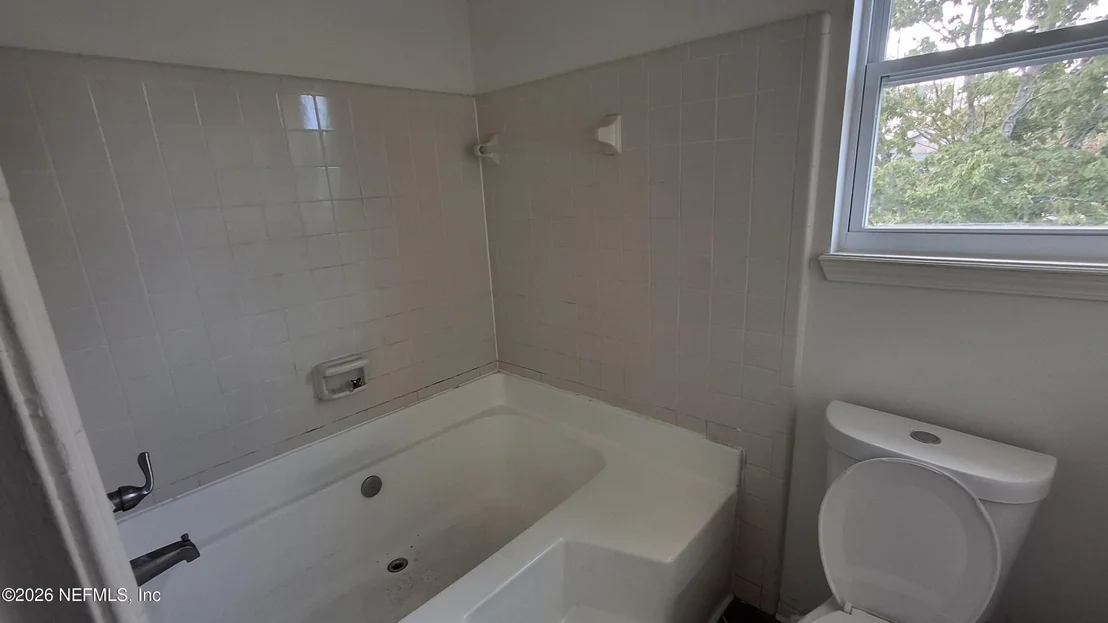 Photo of 1809 FARM WAY Way