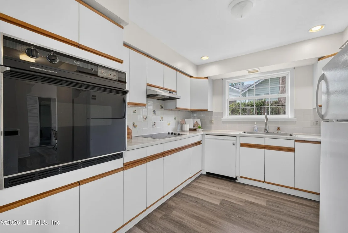 Photo of 18 OCEAN Avenue