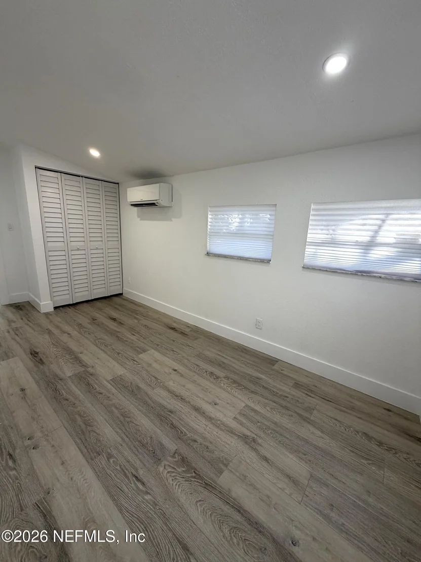 Photo of 5602 LONG ST Street