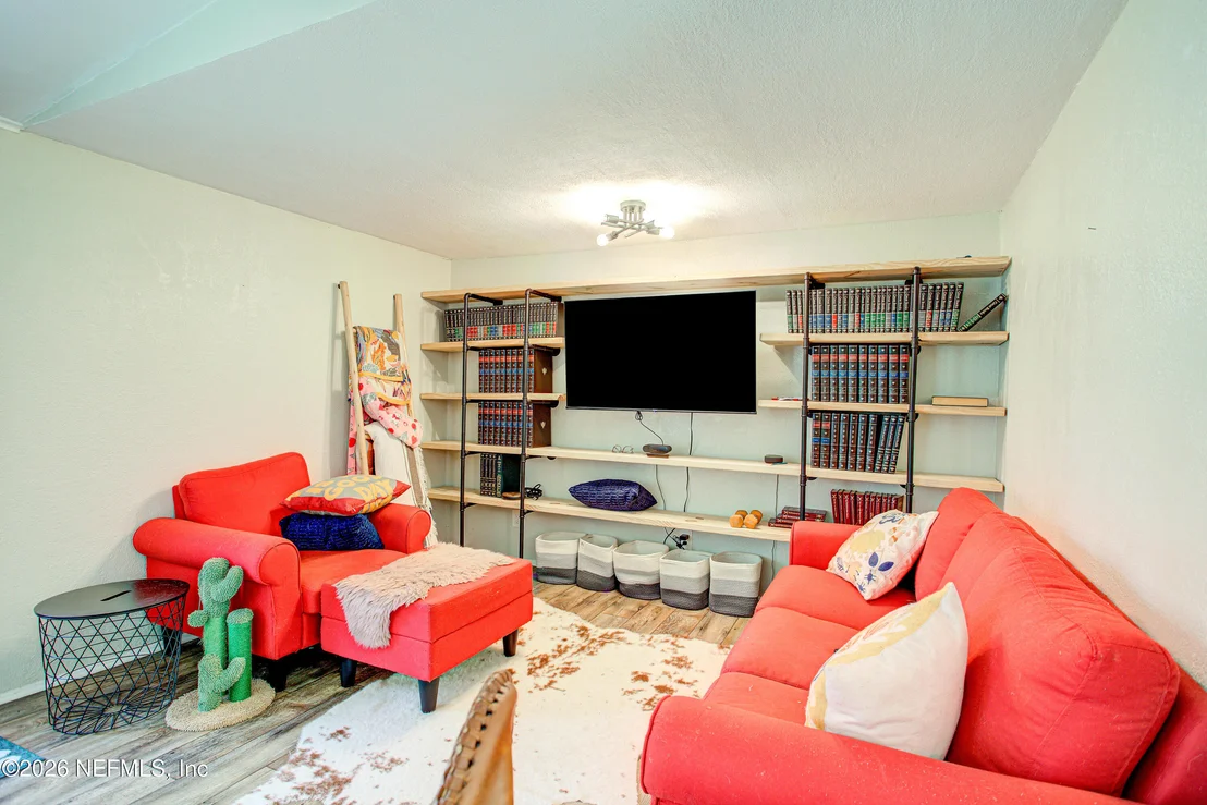 Photo of 2183 MALUKE Lane
