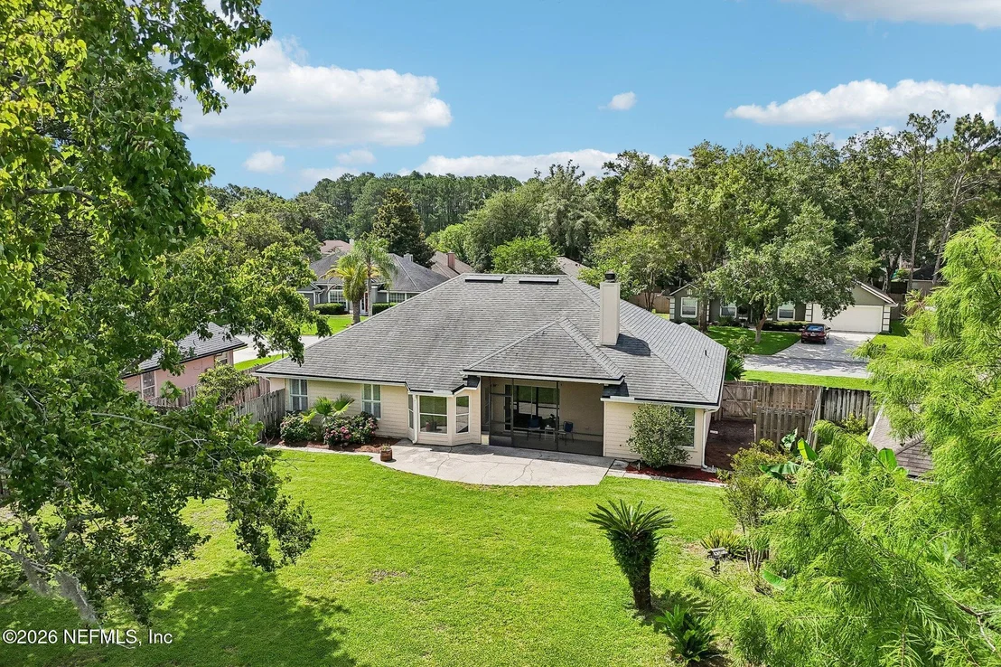 Photo of 372 MAPLEWOOD Drive