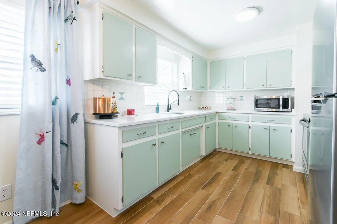 Photo of 330 BONNLYN Drive