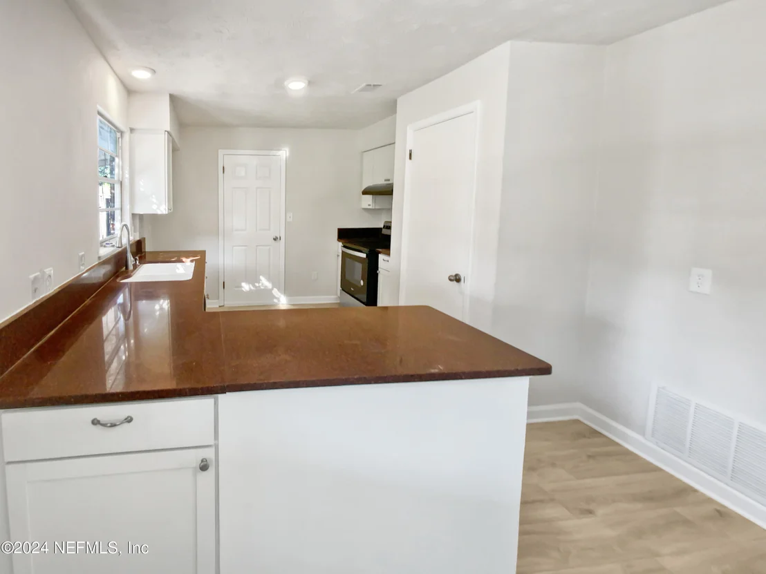Photo of 5440 WEAVER Road