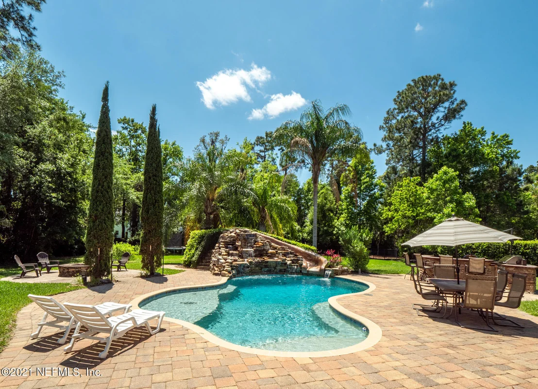 Photo of 349 SUMMERSET Drive