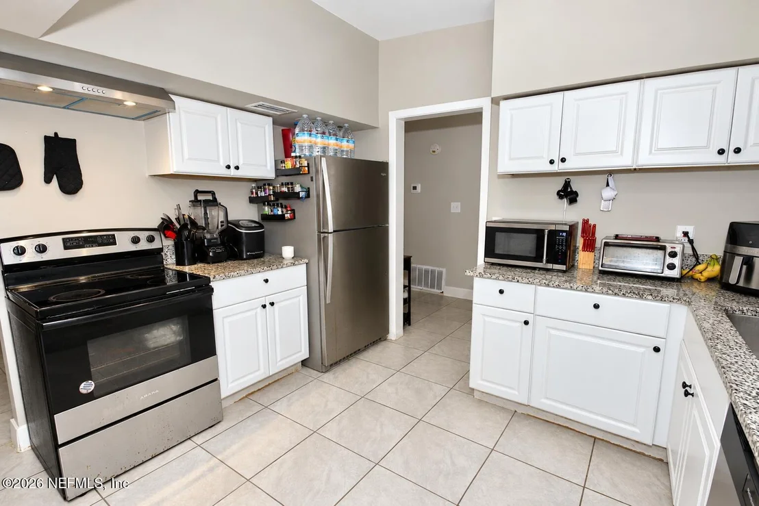 Photo of 6116 PERRINE Drive
