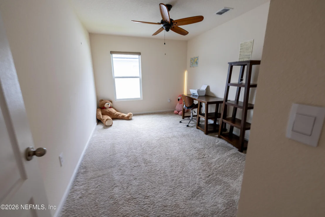 Photo of 68 OAKLEAF Way