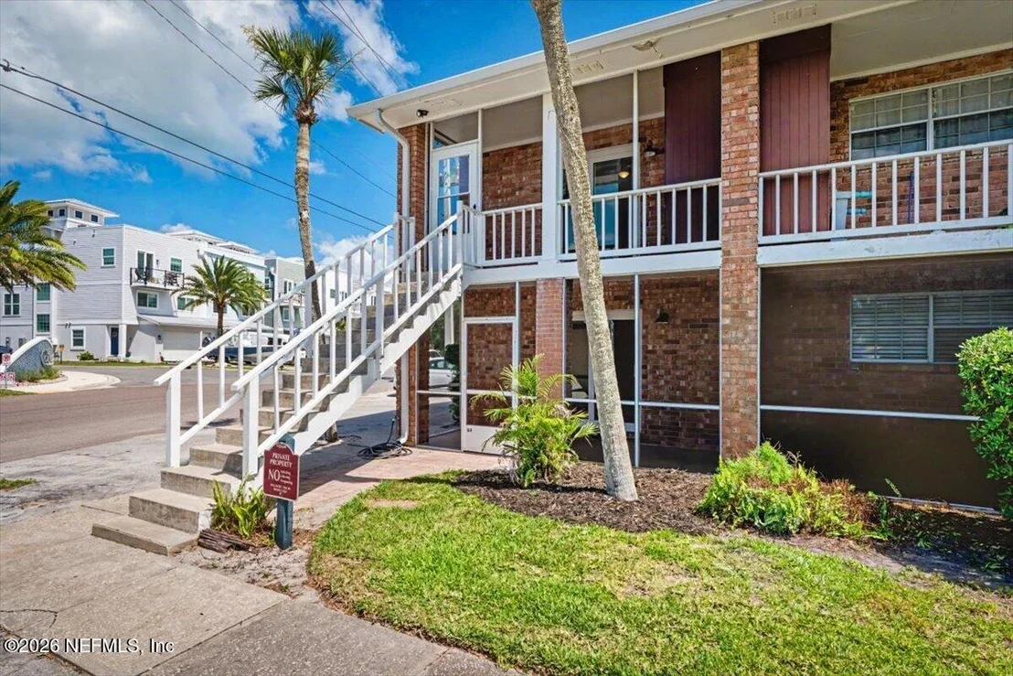 Photo of Unit 6B at 22 COMARES Avenue