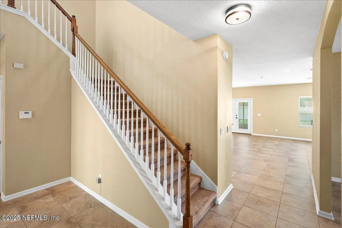 Photo of 529 DEERCROFT Lane