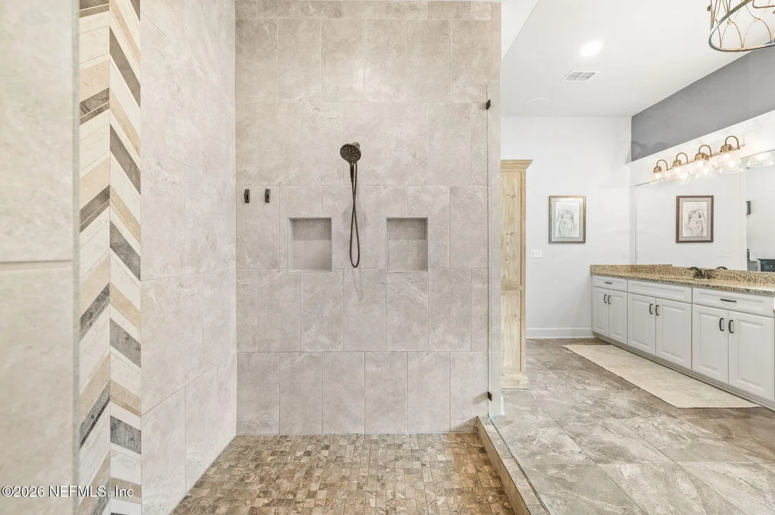 Photo of 681 GLENNEYRE Circle