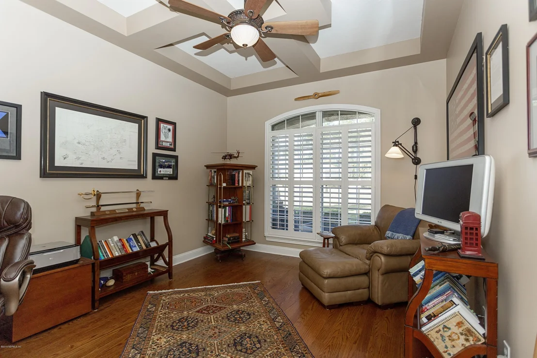 Photo of 465 SUMMERSET Drive
