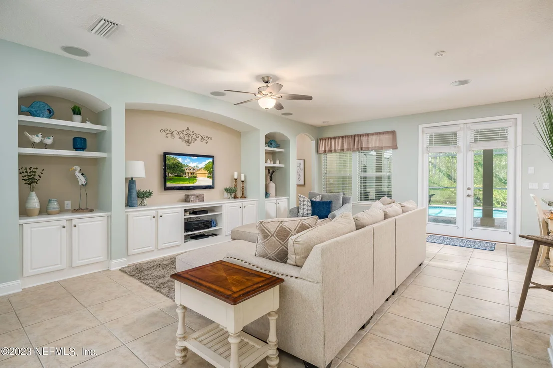 Photo of 548 SADDLESTONE Drive