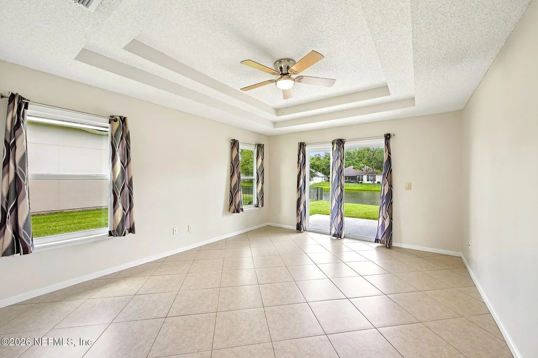 Photo of 392 MAPLEWOOD Drive