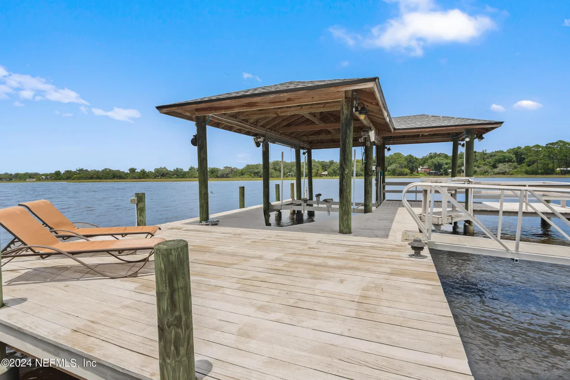 Photo of 1119 CEDAR BAY Road