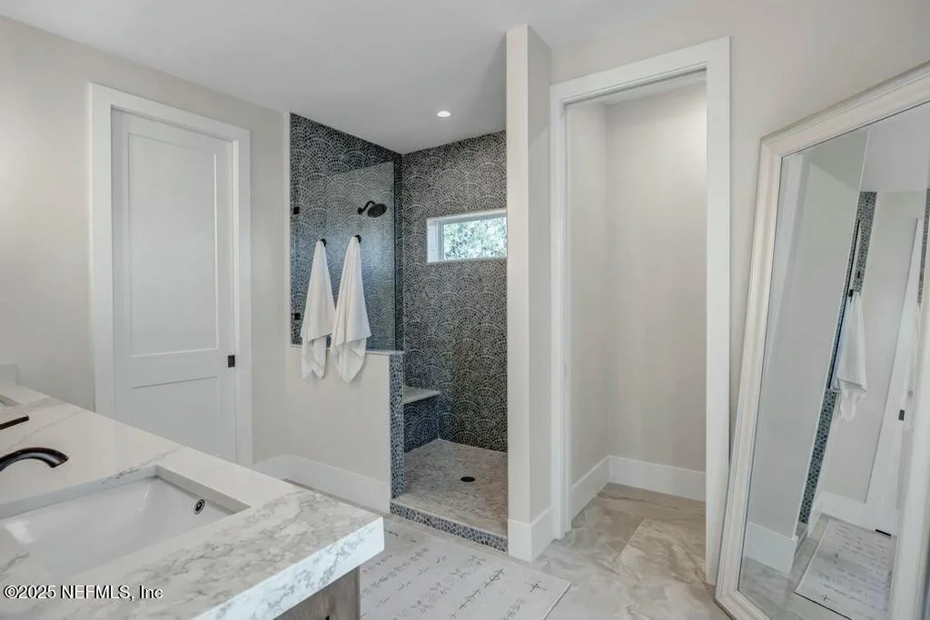 Photo of 568 A1A N