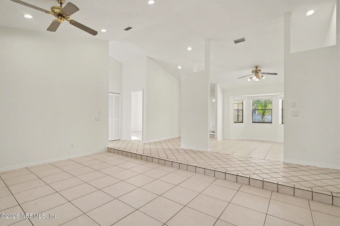 Photo of 10 PATCHOGUE Lane