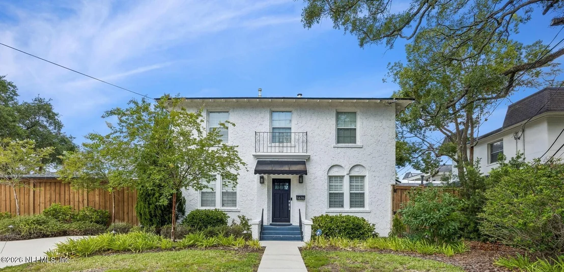 Photo of 1676 RIVER Road