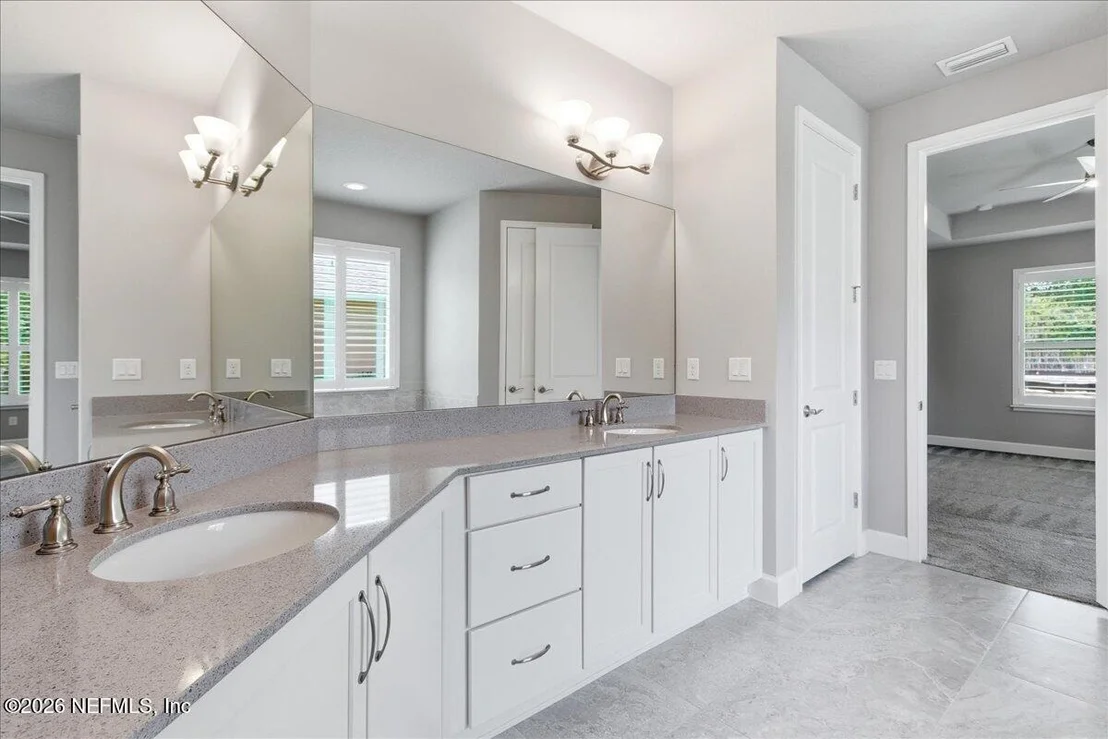 Photo of 205 HEATHERWOOD Court