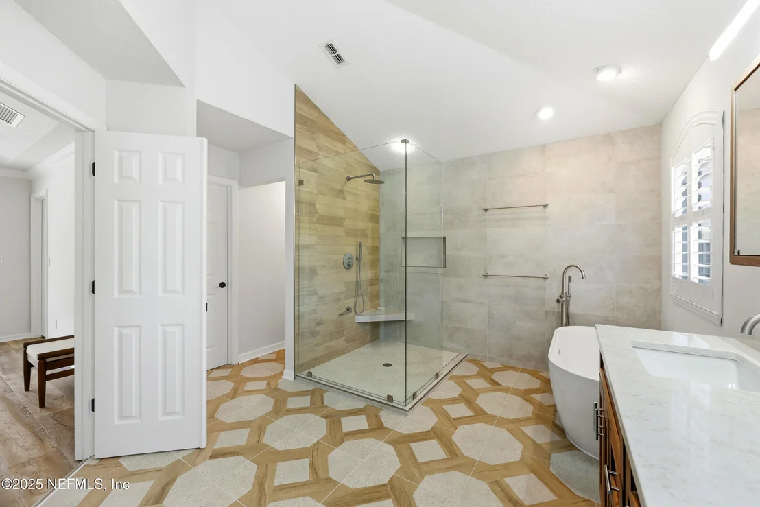 Photo of 537 DANDELION Drive