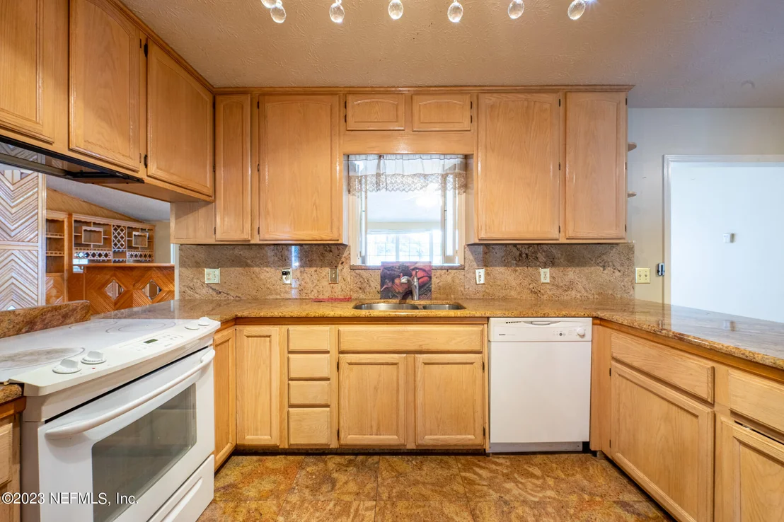 Photo of 4442 RIVER TRAIL Road