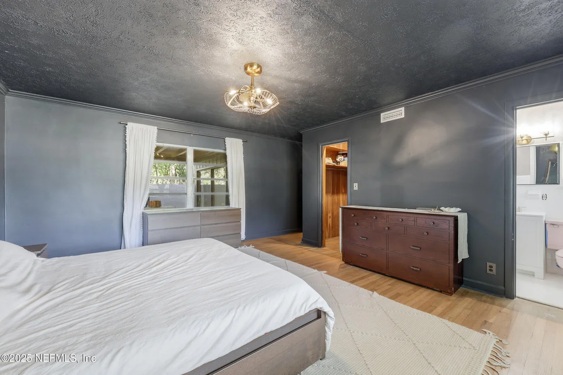 Photo of 1315 MAYFAIR Road