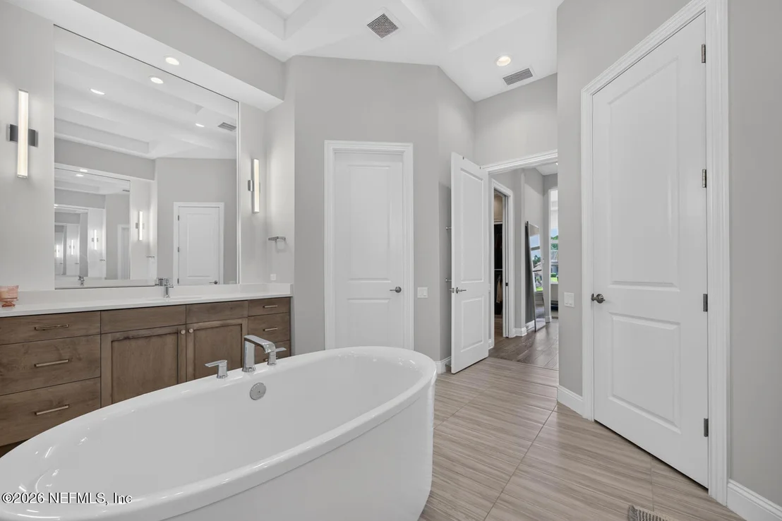 Photo of 5244 COMMISSIONERS Drive